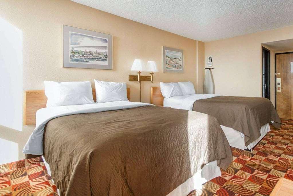 Wingate By Wyndham Sheboygan Hotel Instalações foto