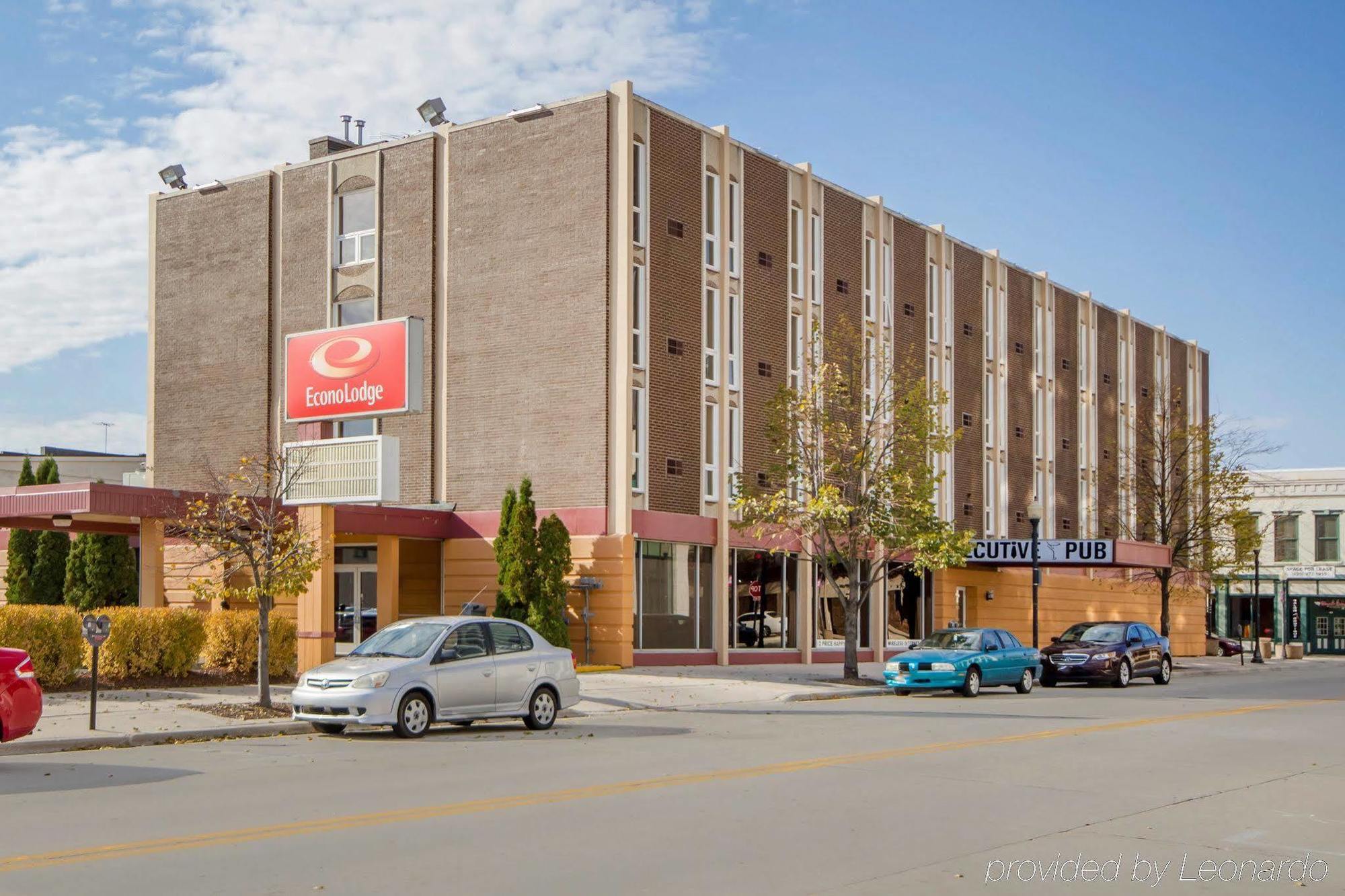 Wingate By Wyndham Sheboygan Hotel Exterior foto