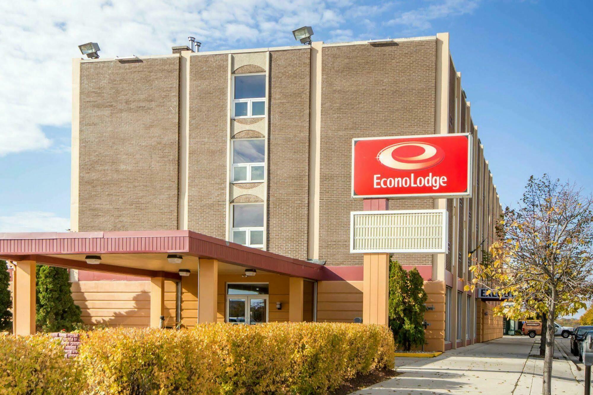Wingate By Wyndham Sheboygan Hotel Exterior foto