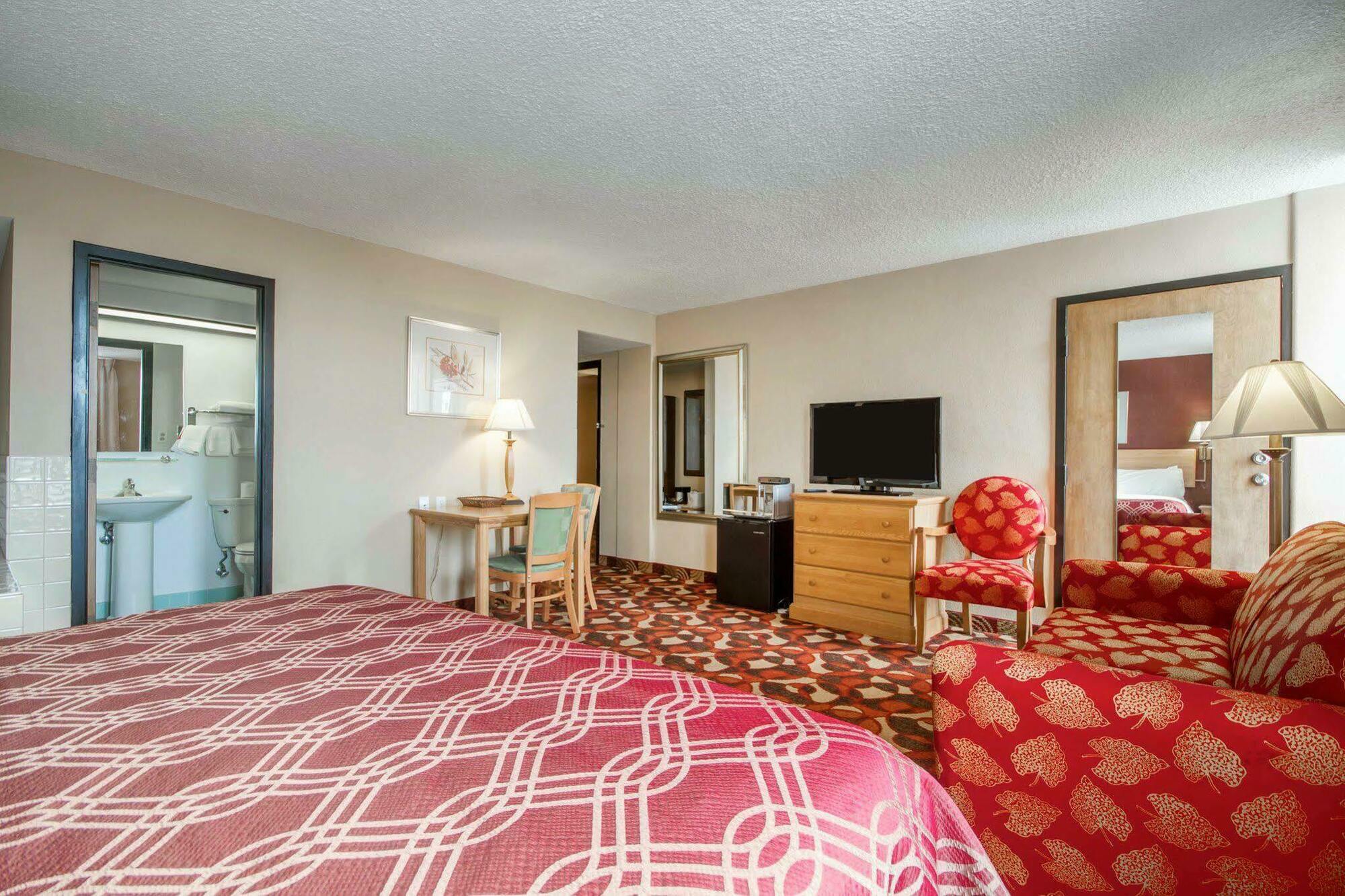 Wingate By Wyndham Sheboygan Hotel Exterior foto