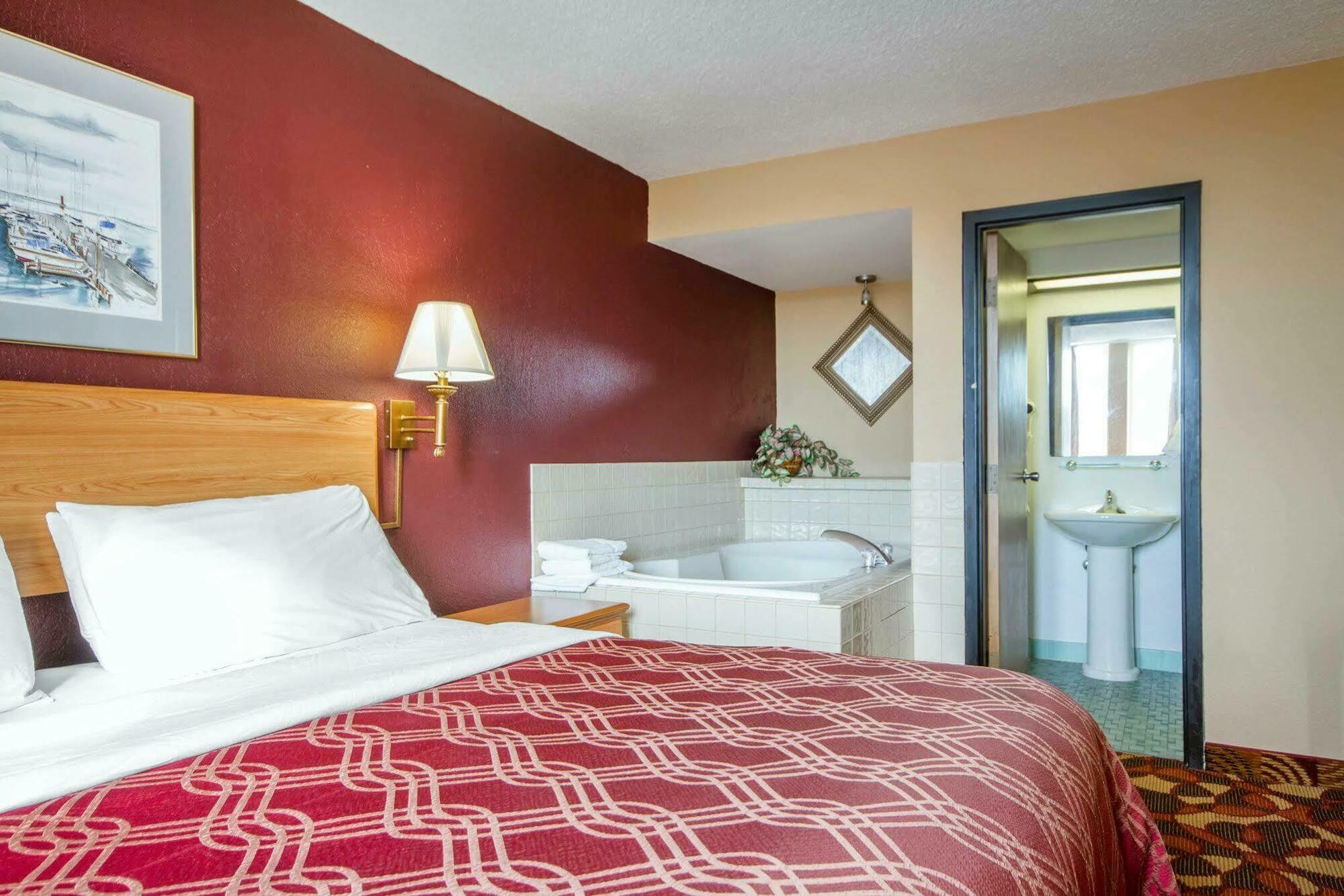 Wingate By Wyndham Sheboygan Hotel Exterior foto
