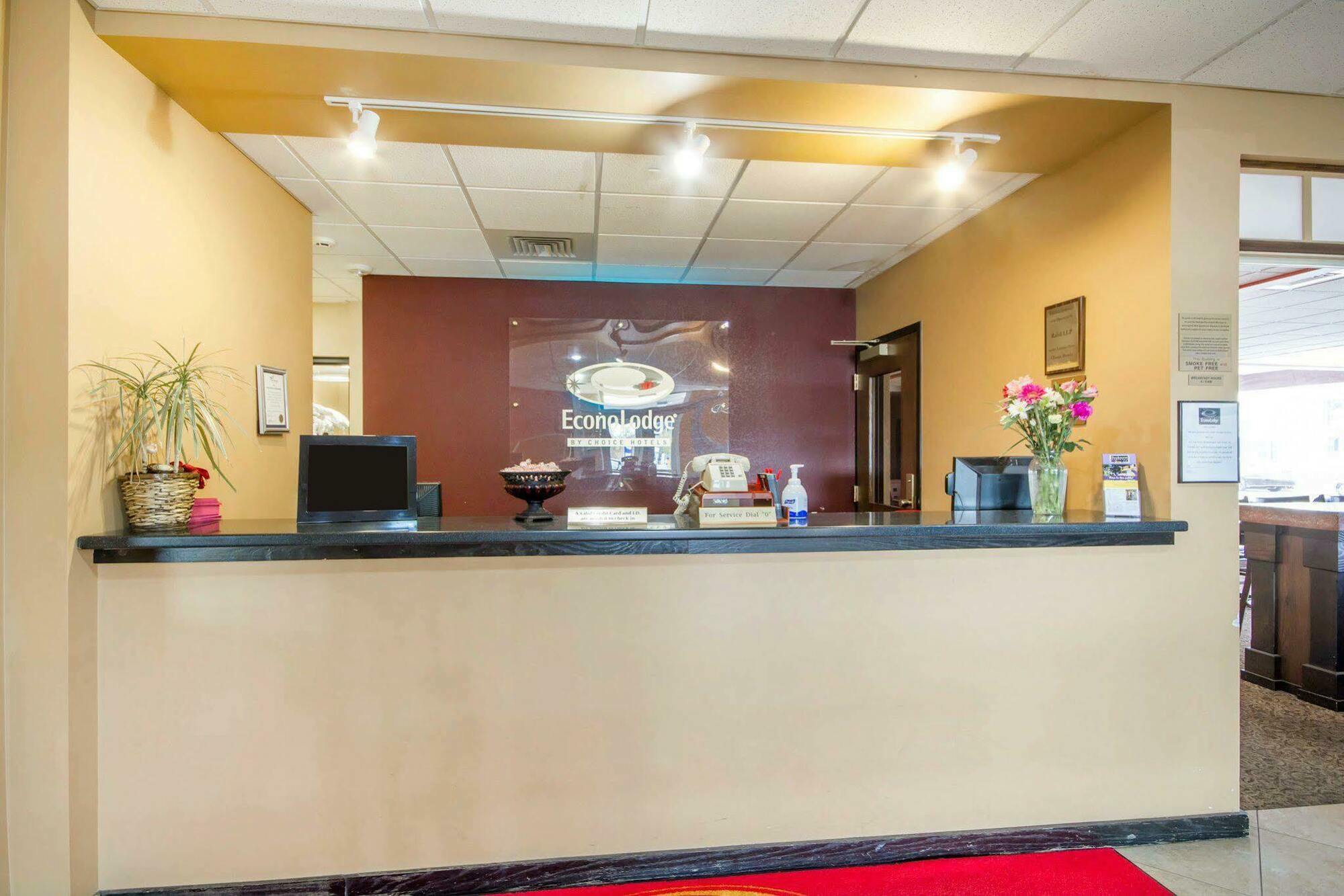 Wingate By Wyndham Sheboygan Hotel Exterior foto