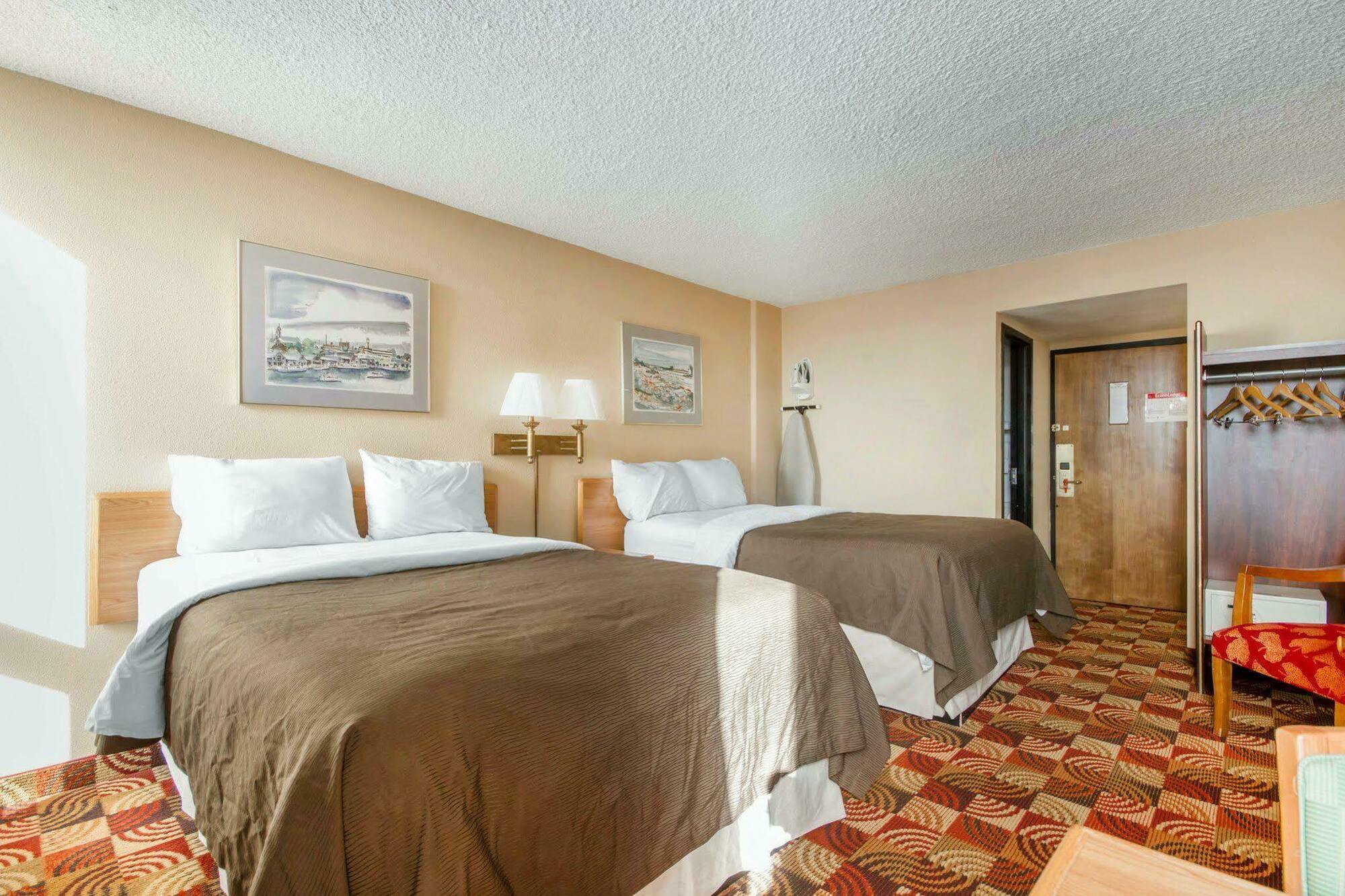 Wingate By Wyndham Sheboygan Hotel Exterior foto